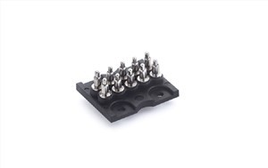 Conector antet terminal cu pini