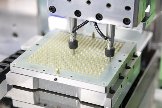 Linie de producție și asamblare Pogo Pin